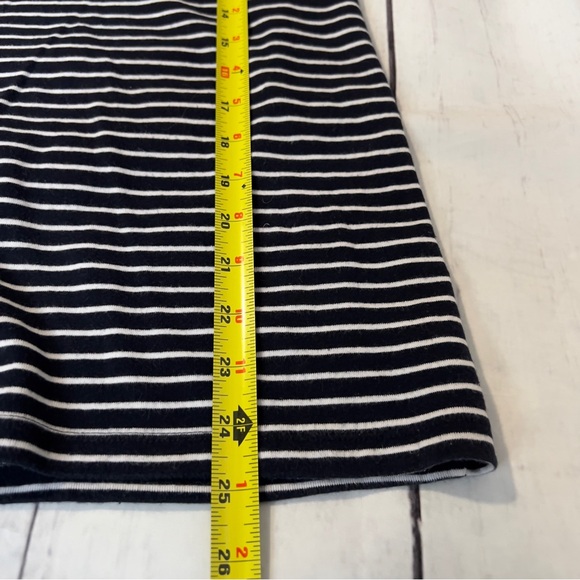Banana Republic Navy Blue/ White Striped Scoop Neck Shirt Sleeve Top - S… - Picture 4 of 6